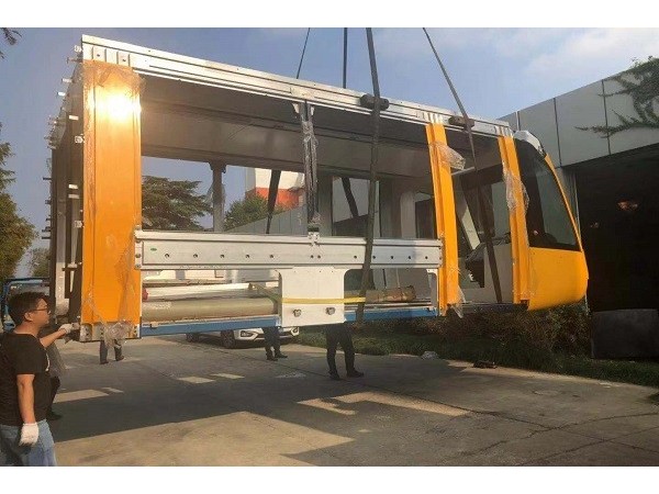 項(xiàng)目名稱(chēng)：上海致壯船務(wù)工程有限公司軌電車(chē)頭搬運(yùn)-屹星設(shè)備搬運(yùn)