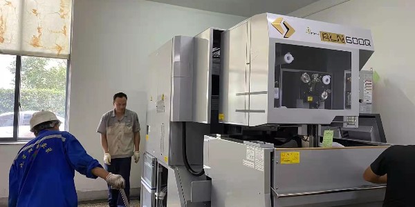 大型工業(yè)設備搬運需要用到哪些設備？大型吊裝公司為您講解